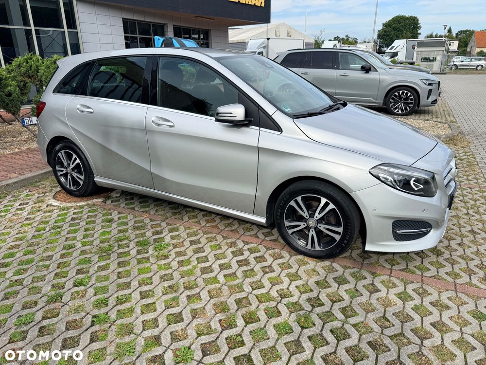 Mercedes-Benz B-Class 2016 photo 3