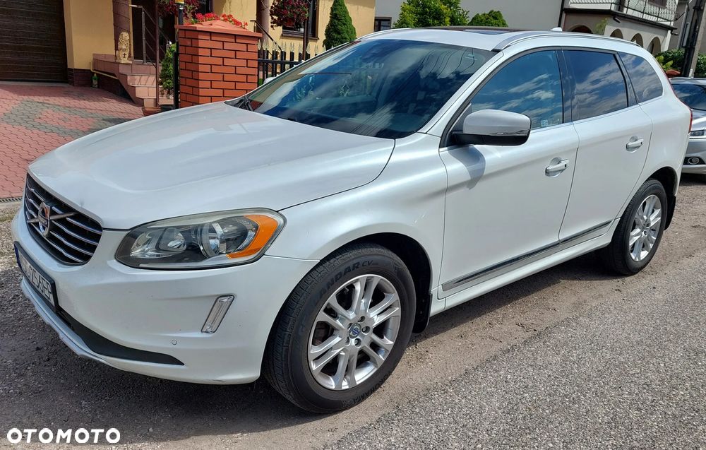 Volvo XC 60 T5 Drive-E Momentum - 1