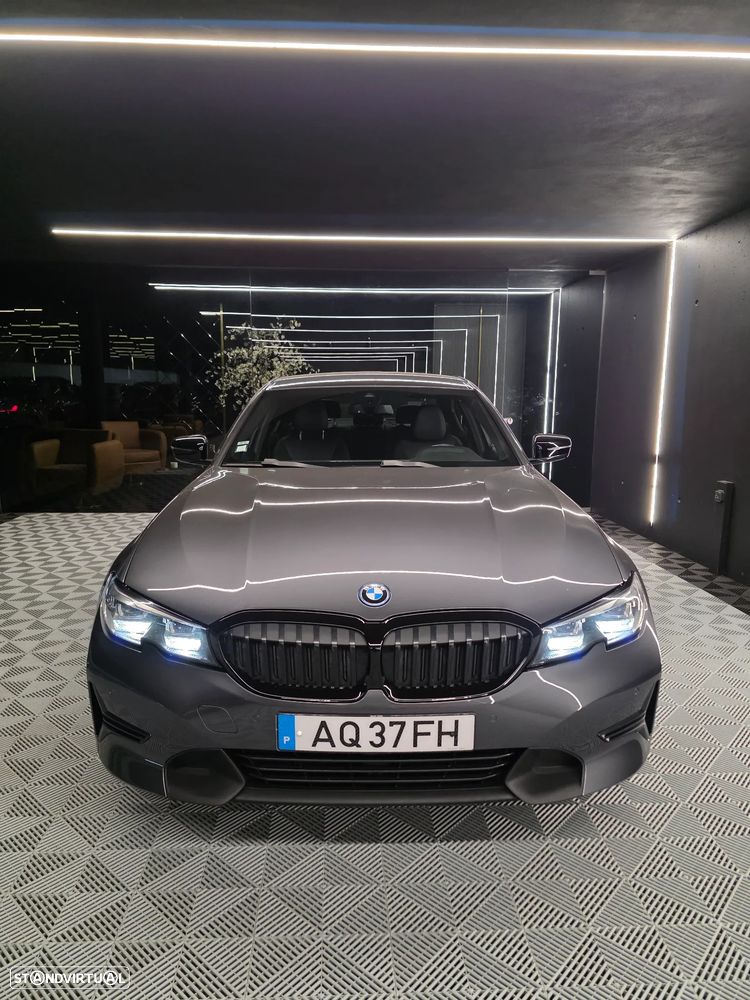 BMW 320 e Line Sport Auto — fotografia 3