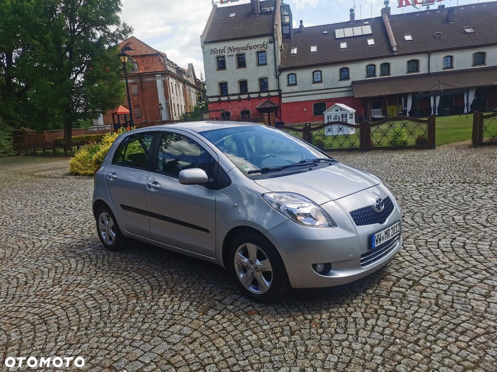 Toyota Yaris 1.33 VVT-i Executive - 2