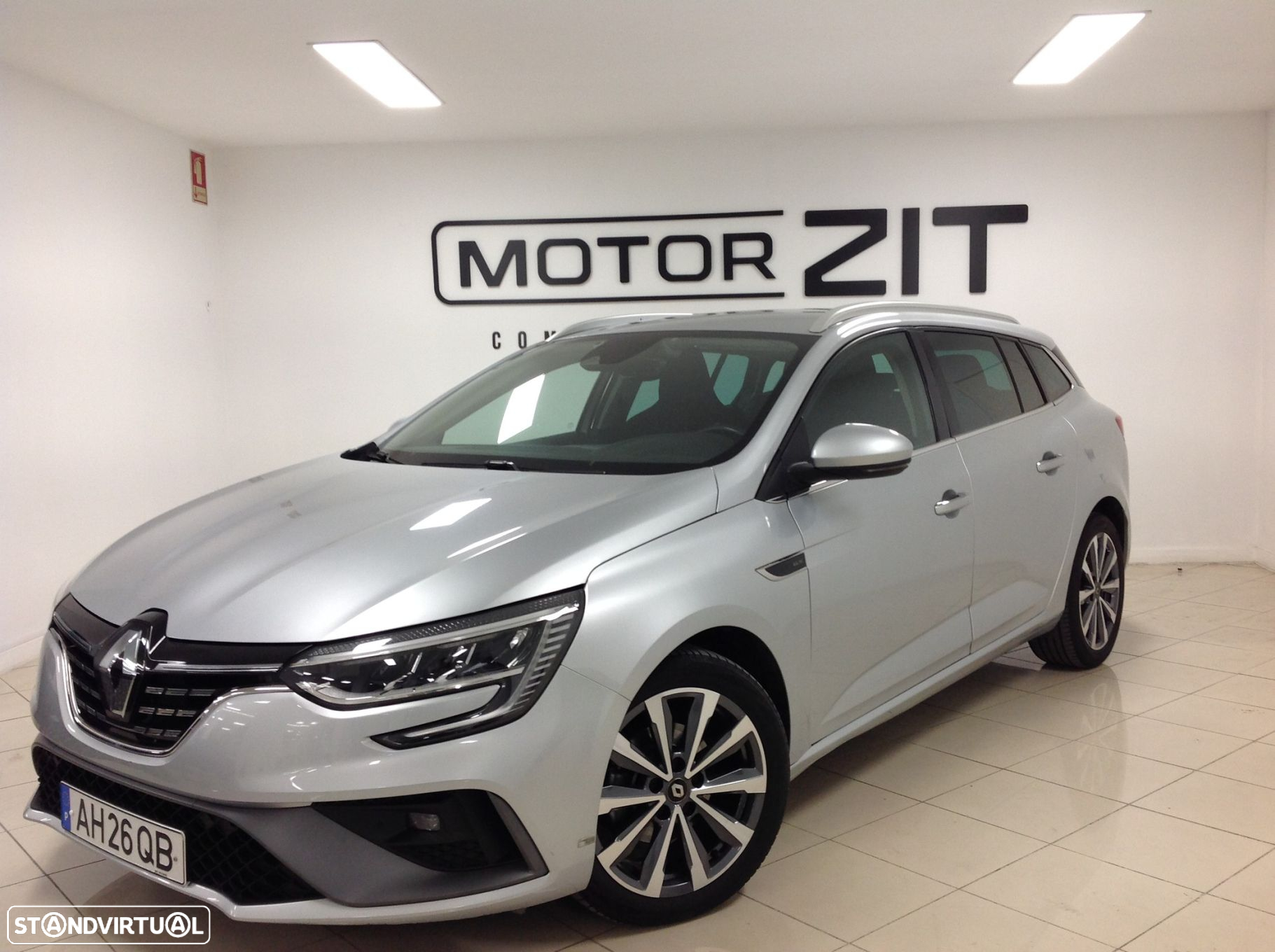 Renault Mégane Sport Tourer 1.5 Blue dCi R.S. Line - 4