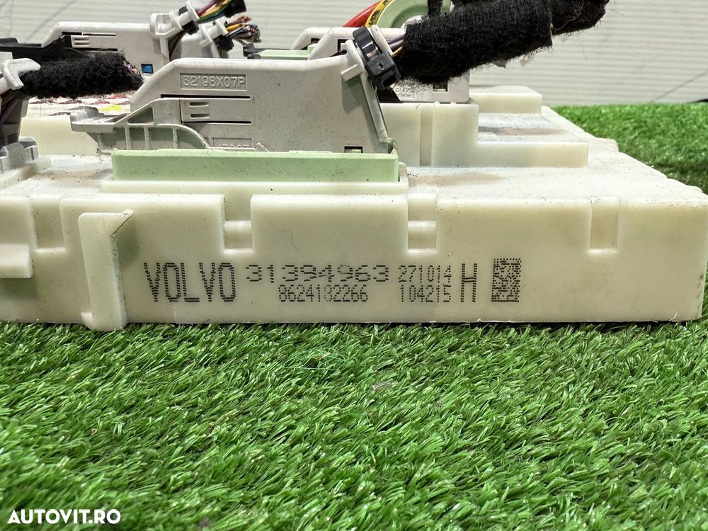 PANOU SIGURANTE MODUL CEM  (2 BUC.) VOLVO V40 2.0 DIESEL 2013 / 2015 / 2016 COD OEM 31394964 31394963 2012-2019 - 6