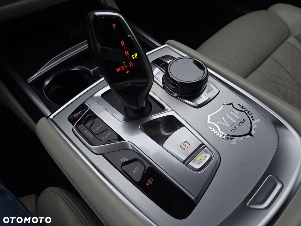 BMW Seria 7 740d xDrive - 27
