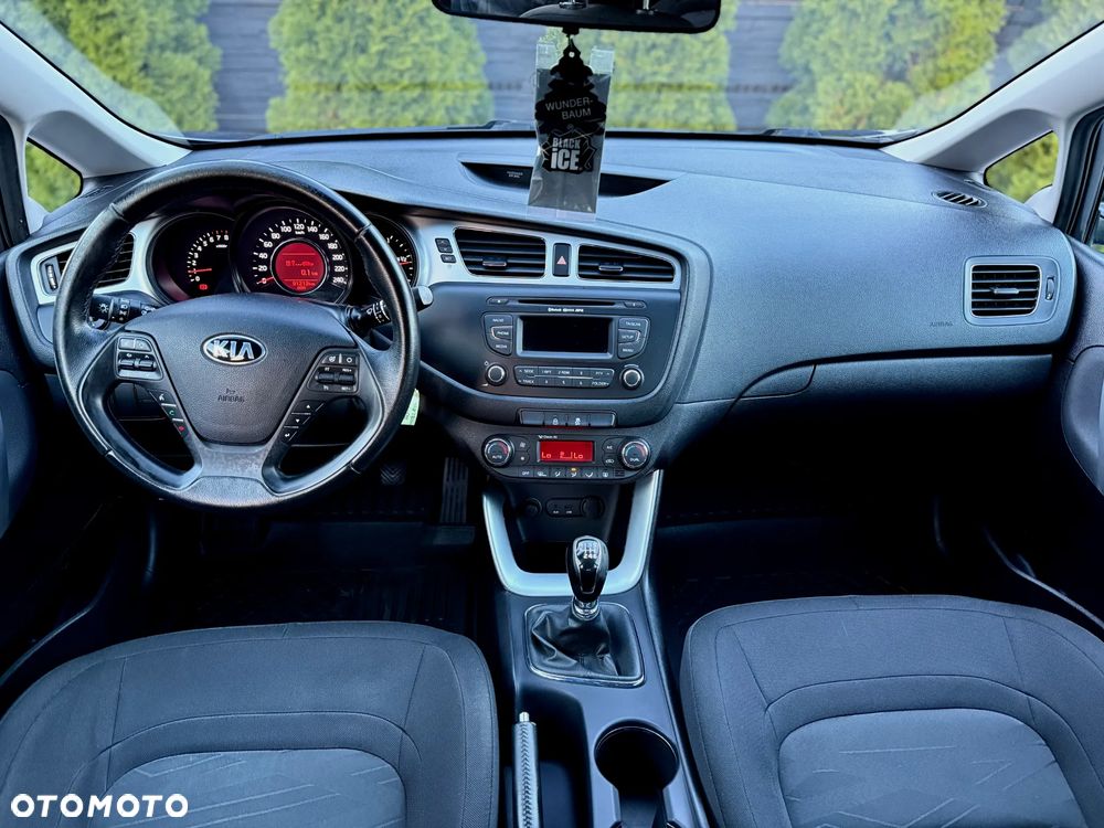 Kia Ceed - 11