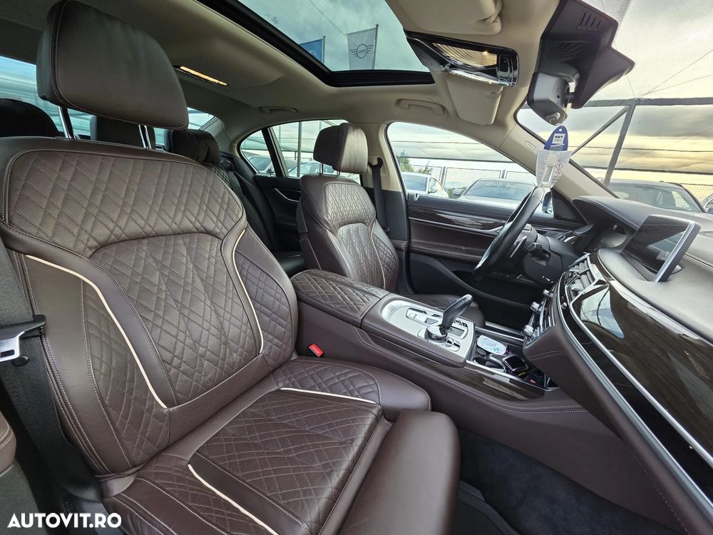 BMW Seria 7 740d xDrive MHEV - 11