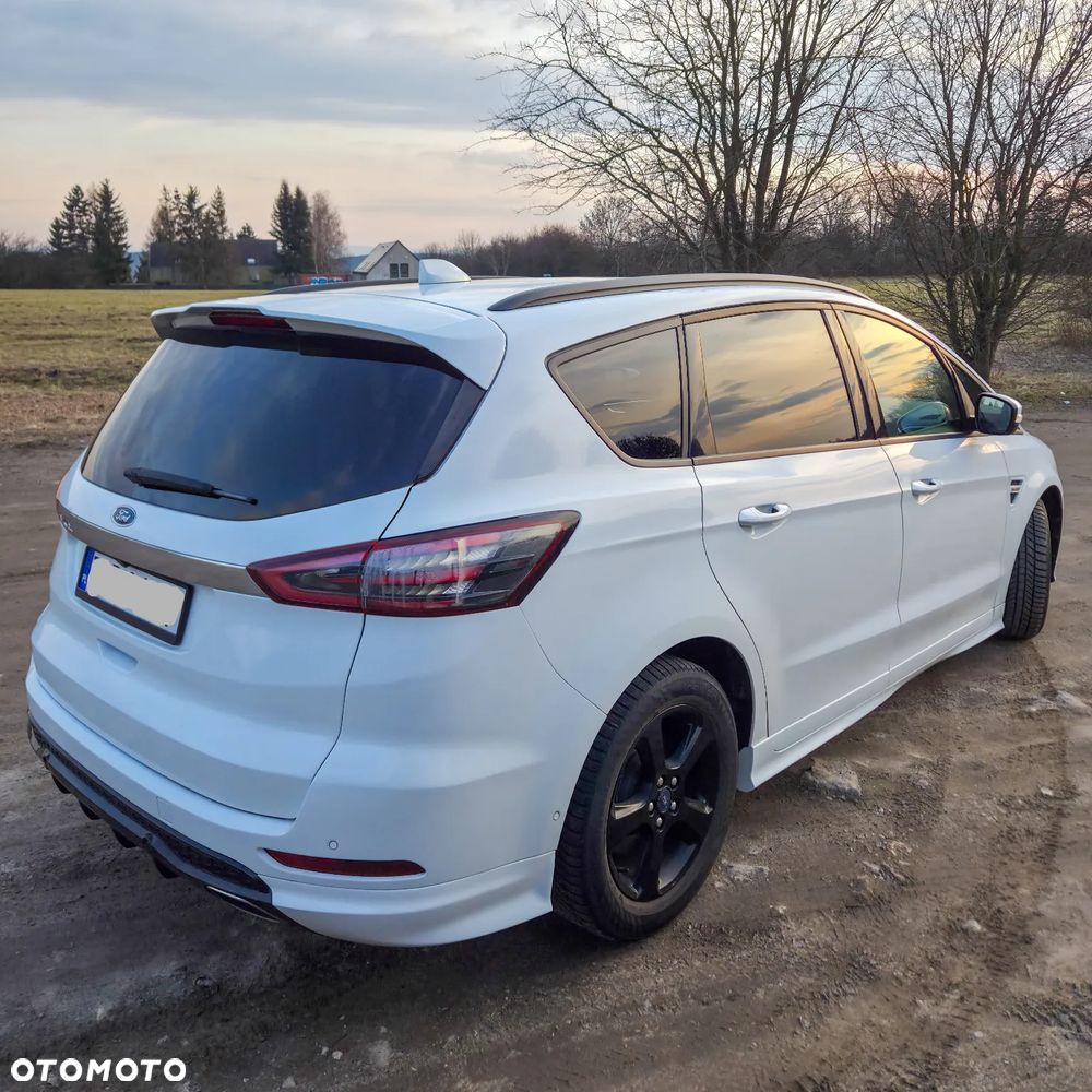 Ford S-Max - 11