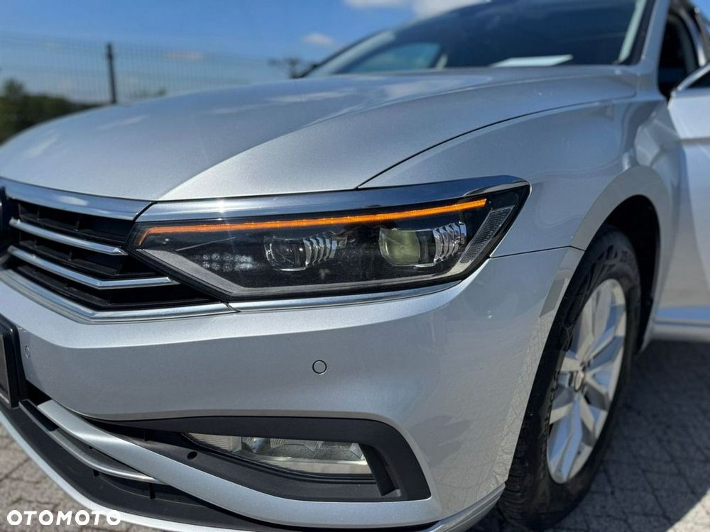 Volkswagen Passat - 4