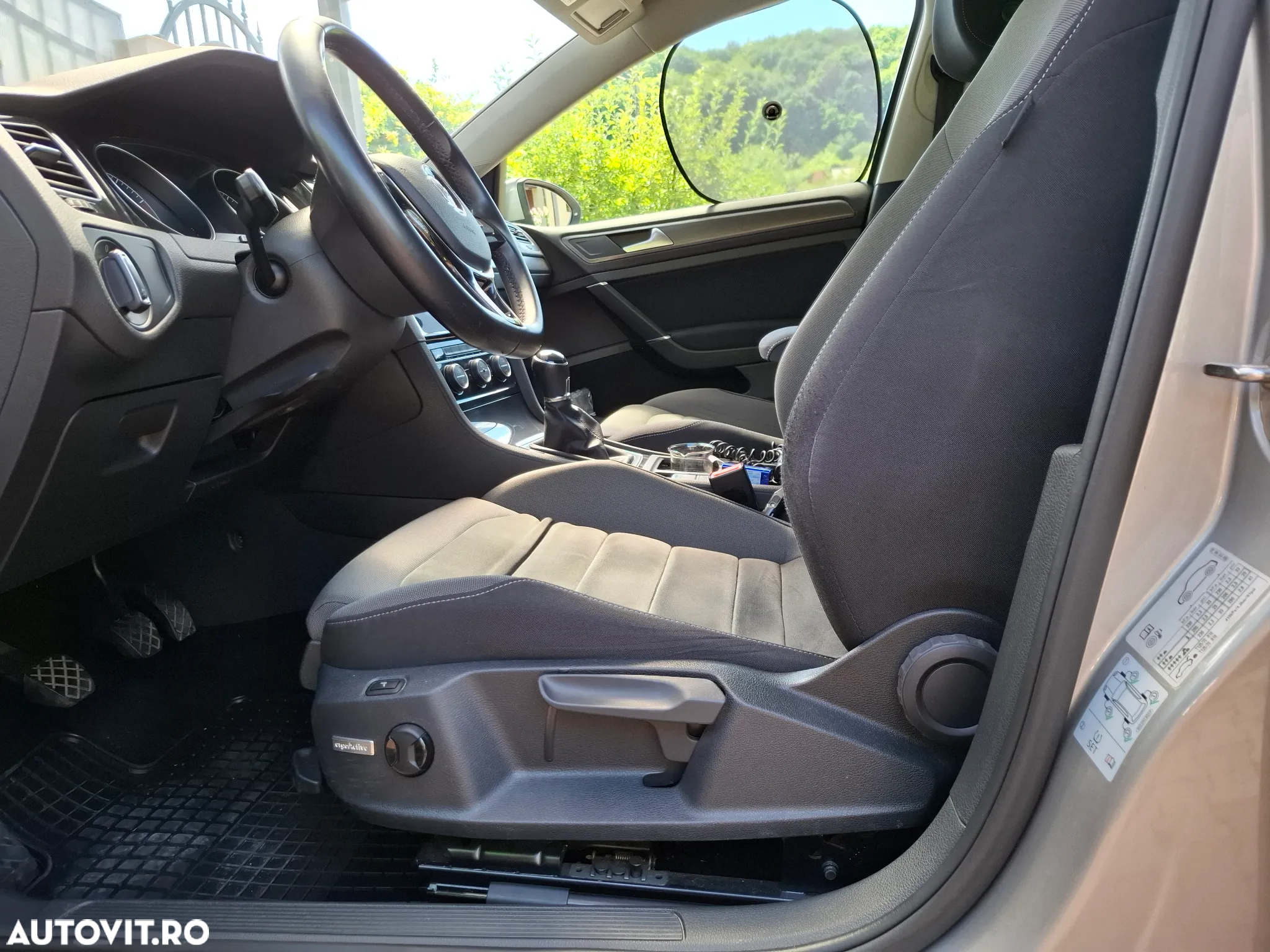 Volkswagen Golf 1.0 TSI Comfortline - 5