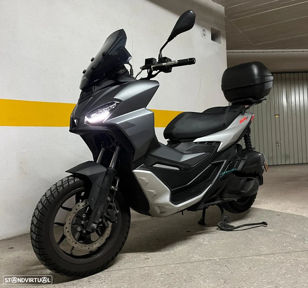 Aprilia SR SR GT - 2