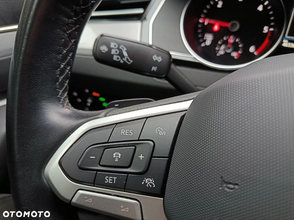 Volkswagen Passat 2.0 TDI SCR DSG - 17