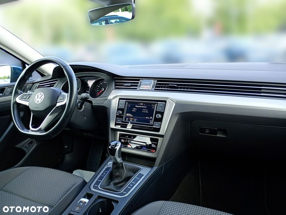 Volkswagen Passat Variant 2.0 TDI EVO Essence - 17