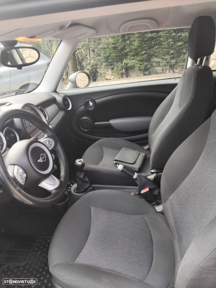 MINI 3 Portas Cooper D - 7