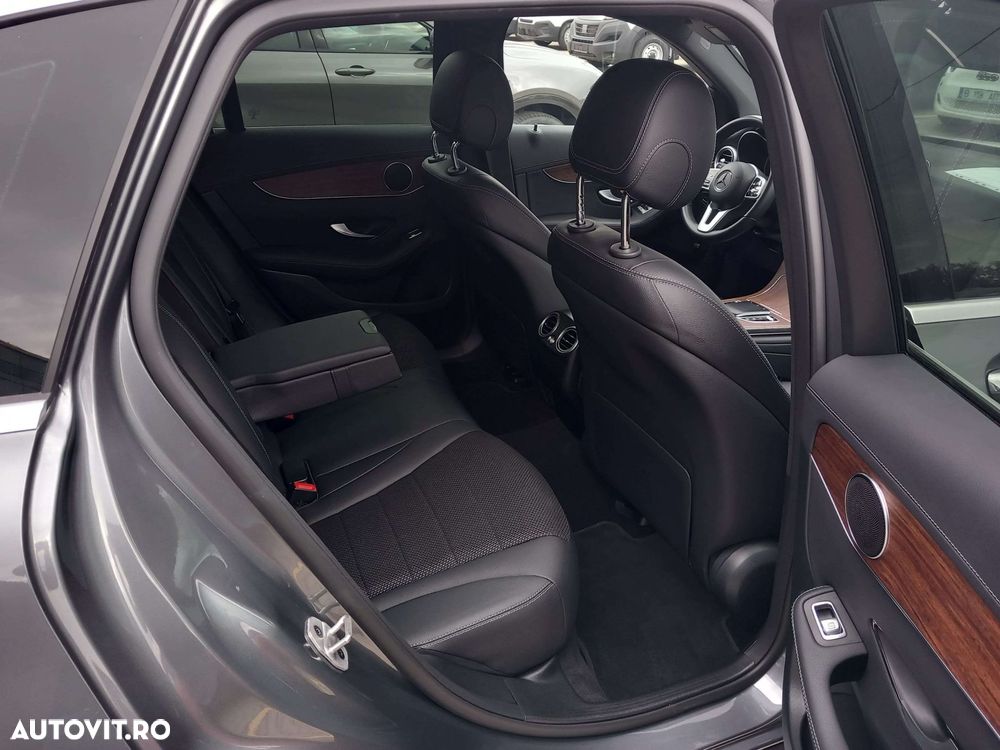 Mercedes-Benz GLC 300 d 4MATIC - 11