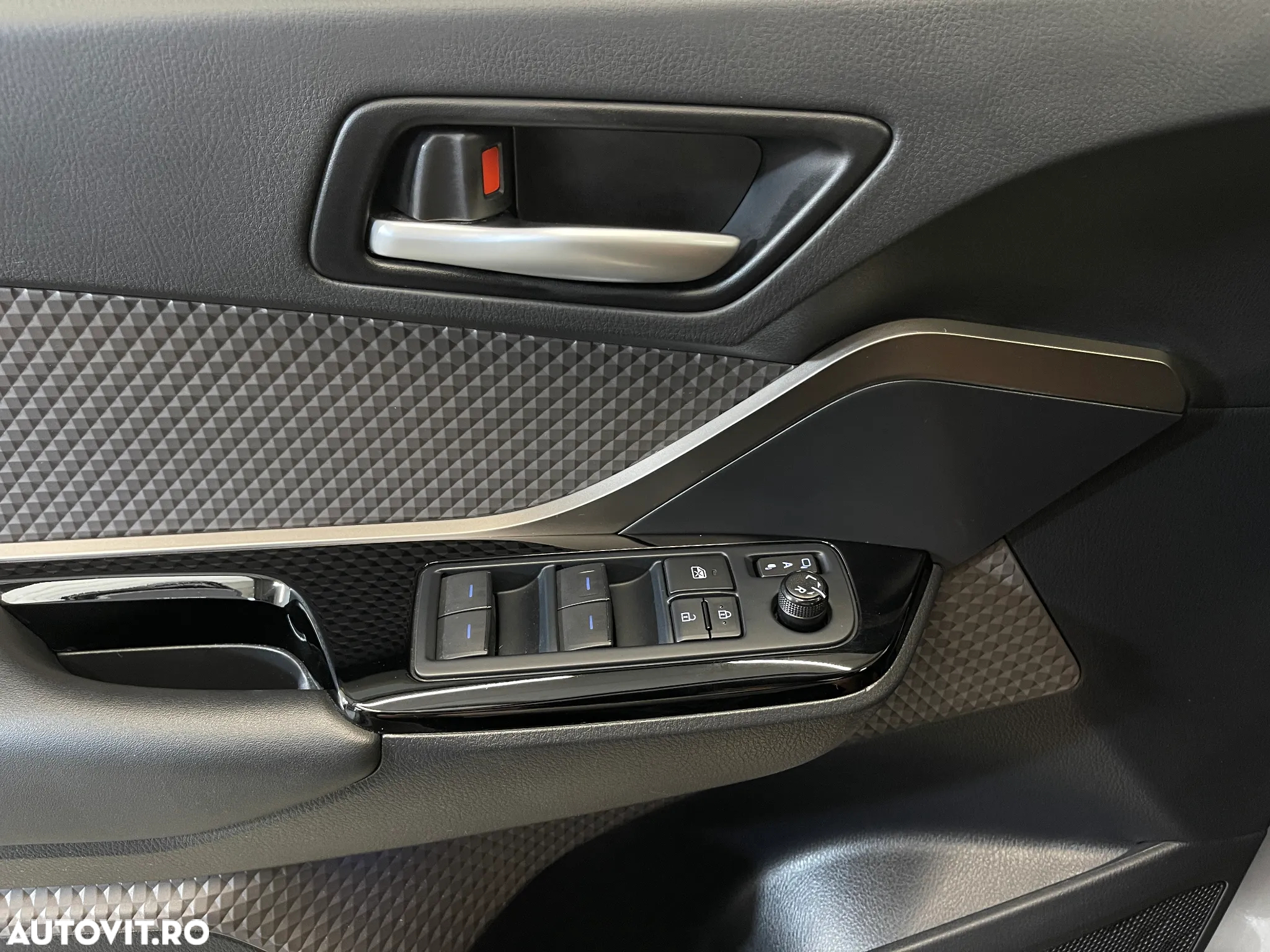 Toyota C-HR 2.0 Hybrid Lounge - 16