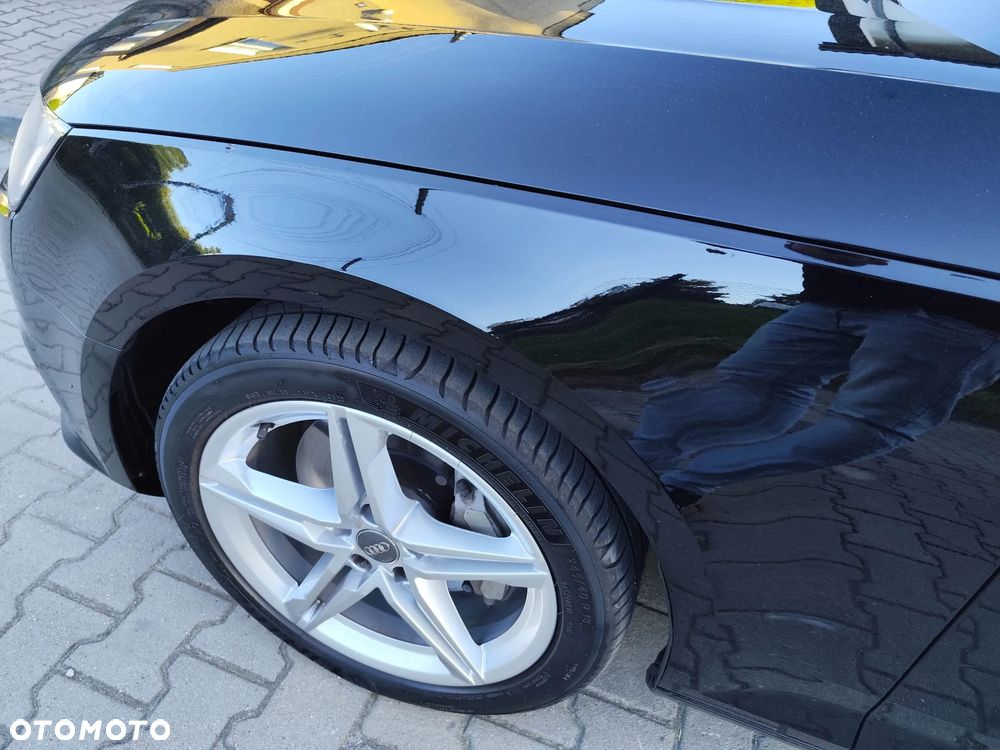 Audi A4 Avant 45 TFSI quattro S tronic - 16
