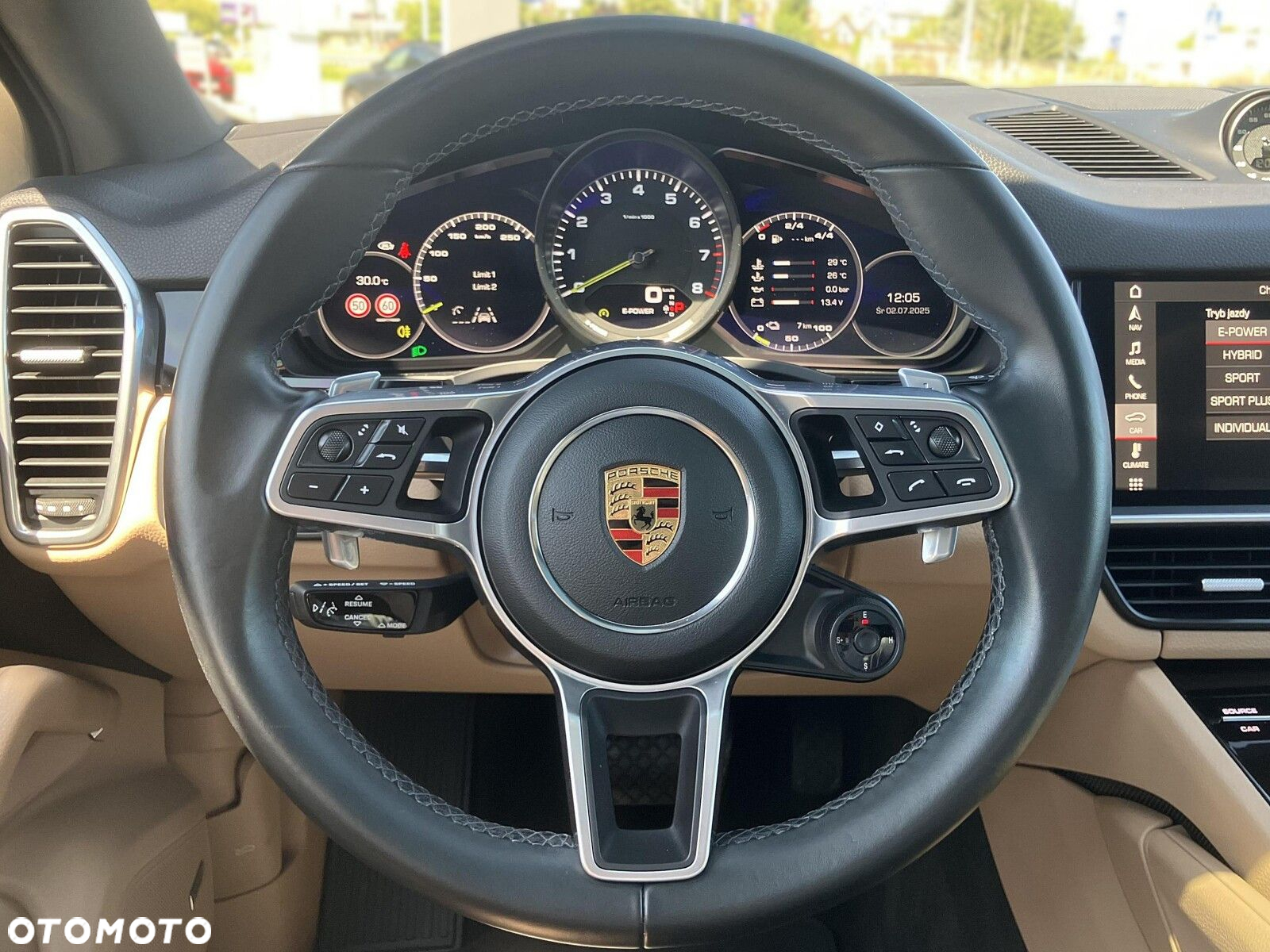 Porsche Cayenne - 21