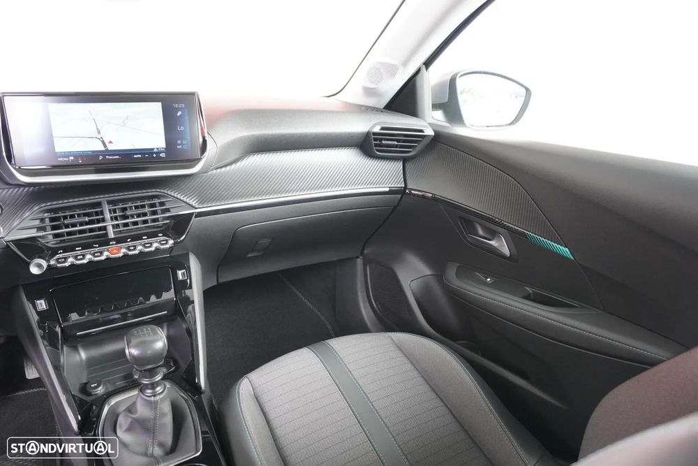 Peugeot 208 1.2 PureTech Allure — fotografia 18