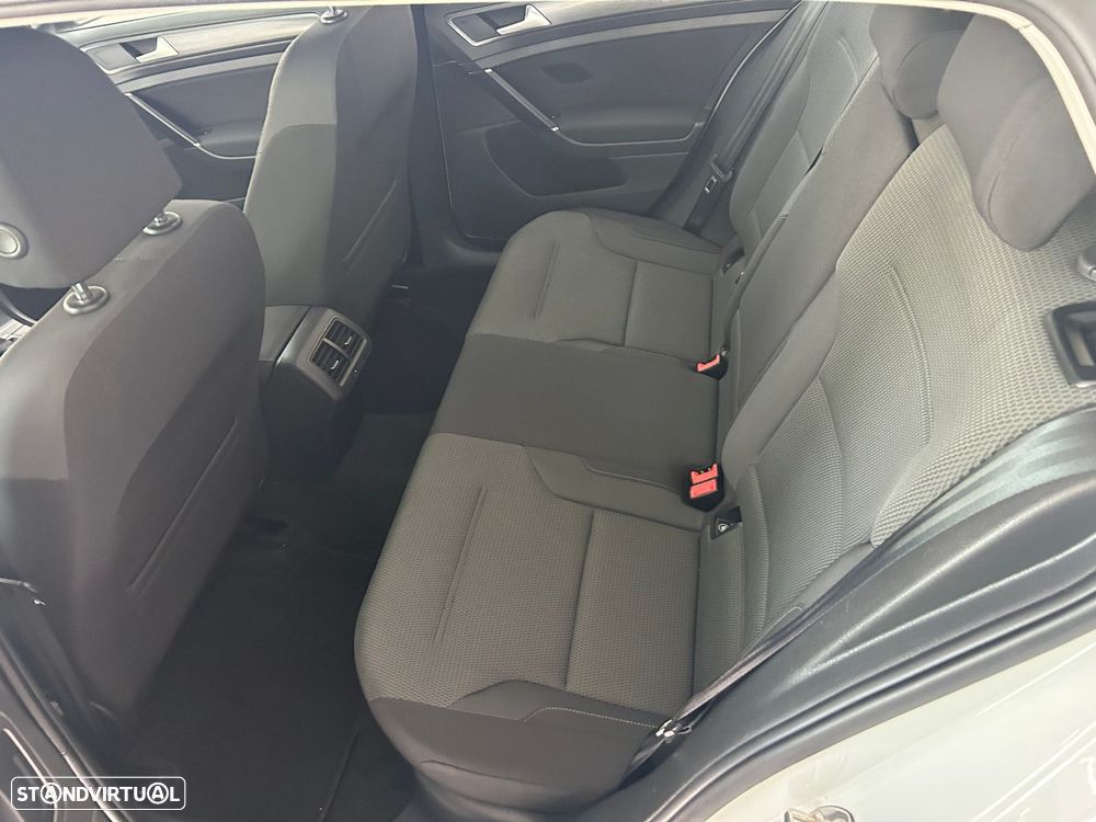 VW Golf 1.0 TSI Confortline - 21