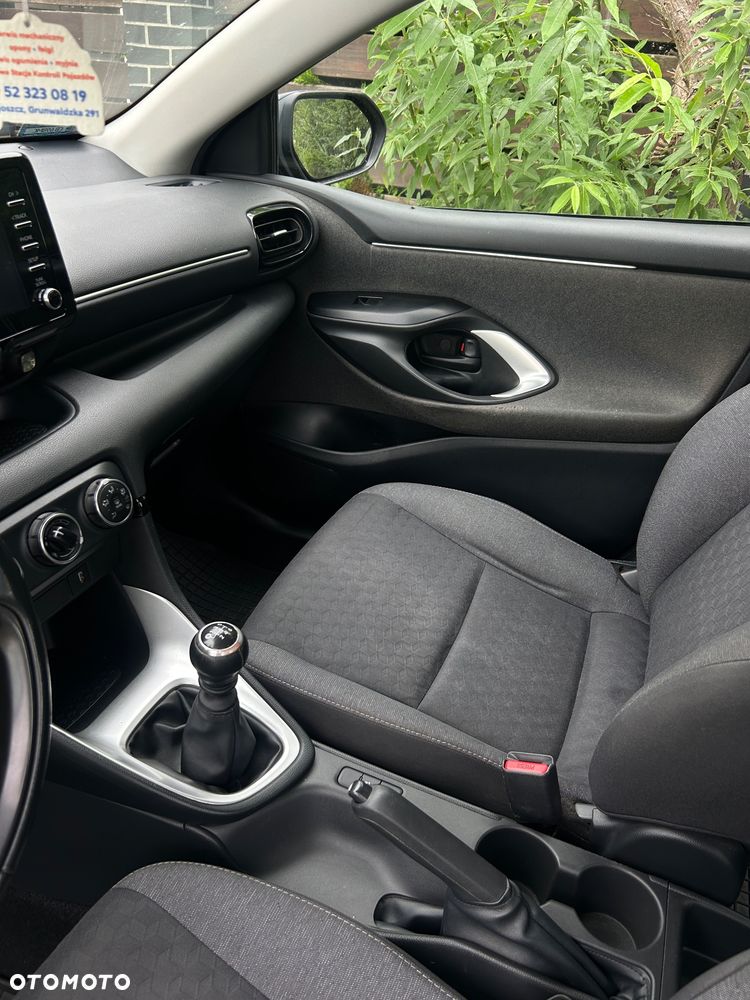 Toyota Yaris 1.5 Comfort - 11