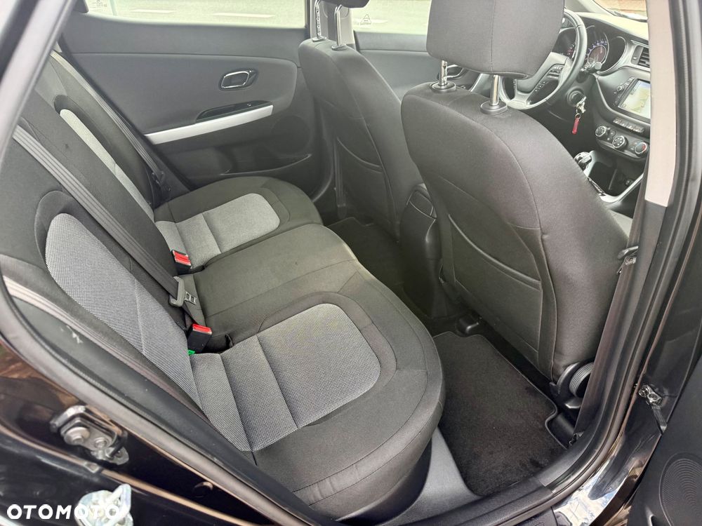 Kia Ceed 1.4 CVVT Dream-Team Edition - 11