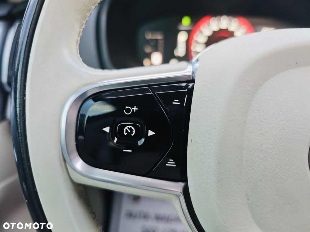 Volvo XC 90 - 17