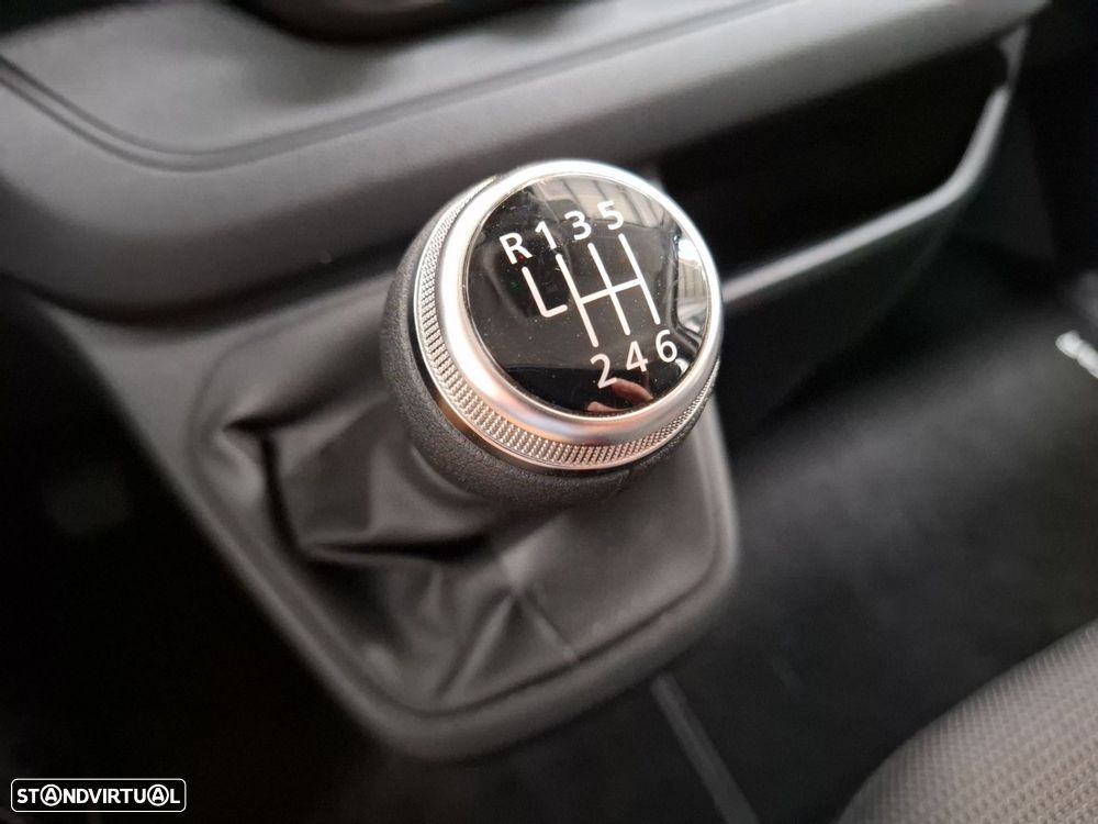 Nissan Primastar 2.0 dCi L1 Acenta — fotografia 11