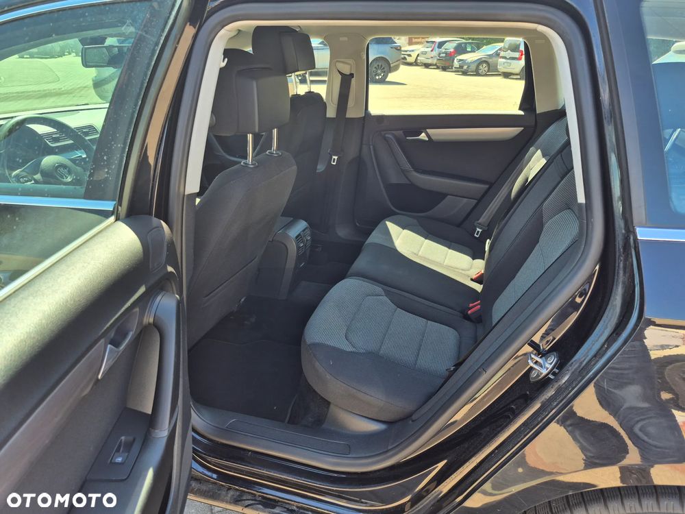 Volkswagen Passat 2.0 TDI DPF Comfortline - 12