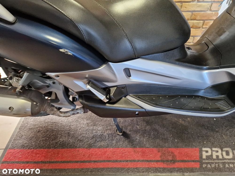 Yamaha X-max - 33