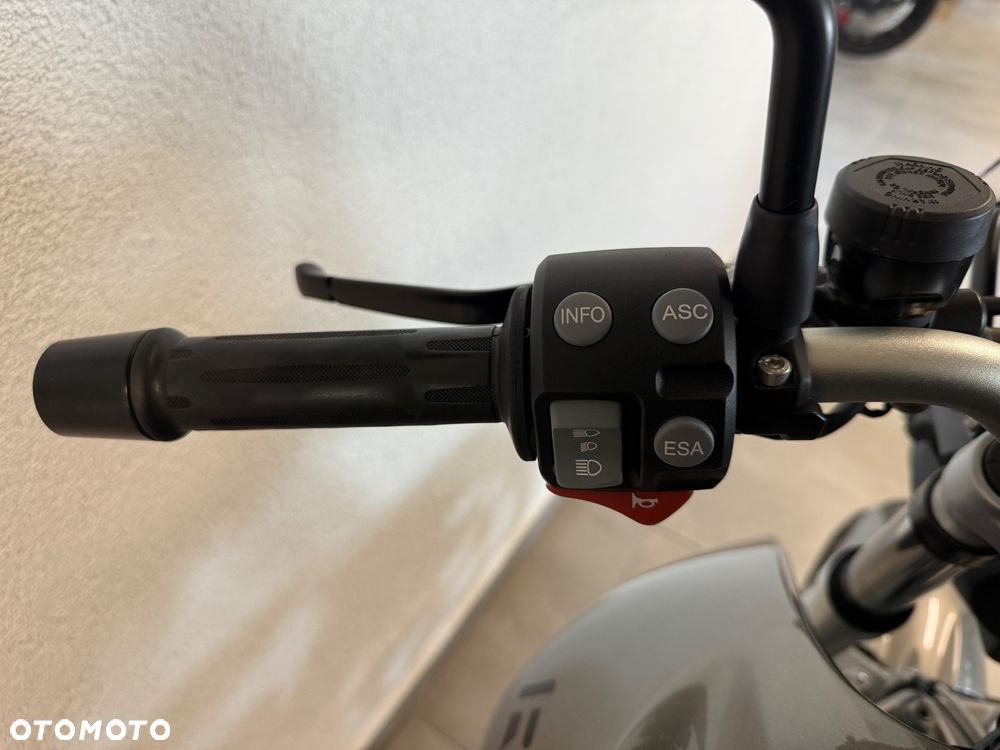BMW R - 7