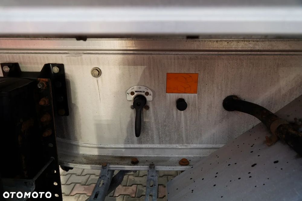 Benalu WYWROTKA / 27 m3 / ALUMINIOWA / OŚ PODNOSZONA / WAGA: 5 100 KG /  ELEKTRYCZNA PLANDEKA - 15