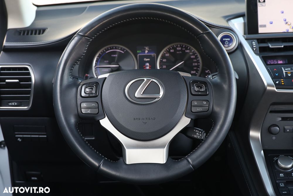 Lexus Seria NX 300h - 23