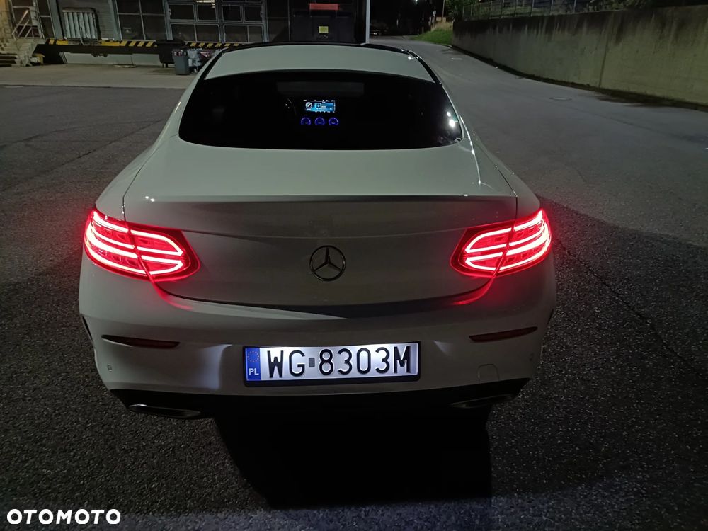Mercedes-Benz Klasa C 200 4MATIC 9G-TRONIC - 32