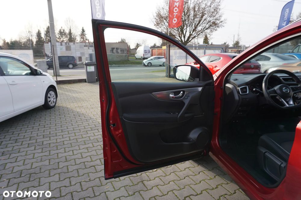 Nissan Qashqai 1.2 DIG-T N-Connecta Xtronic EU6 - 18