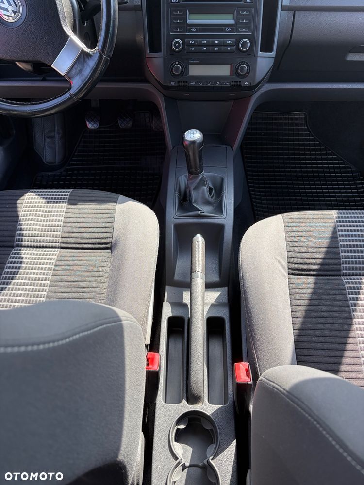 Volkswagen Polo 1.4 16V Comfortline - 23