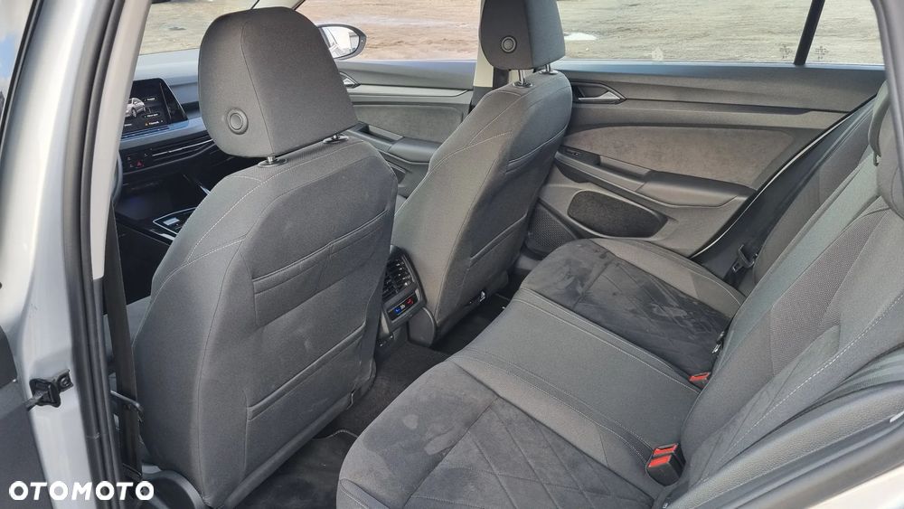 Volkswagen Golf VIII 2.0 TDI Style DSG - 27