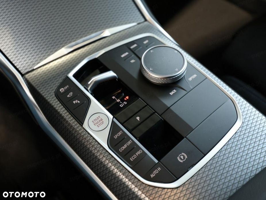 BMW Seria 3 330i xDrive M Sport - 14