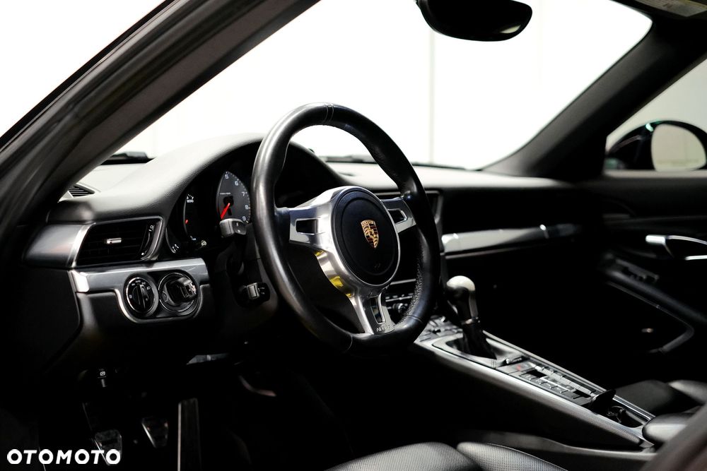 Porsche 911 Carrera S - 12