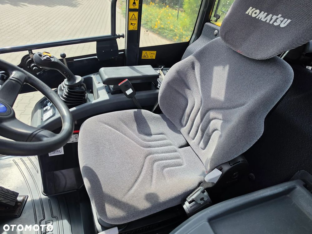 Komatsu WA70M-8E0 NOWY MODEL SPROWADZONA Z DE  2200 MTG SUPER STAN !!! - 8