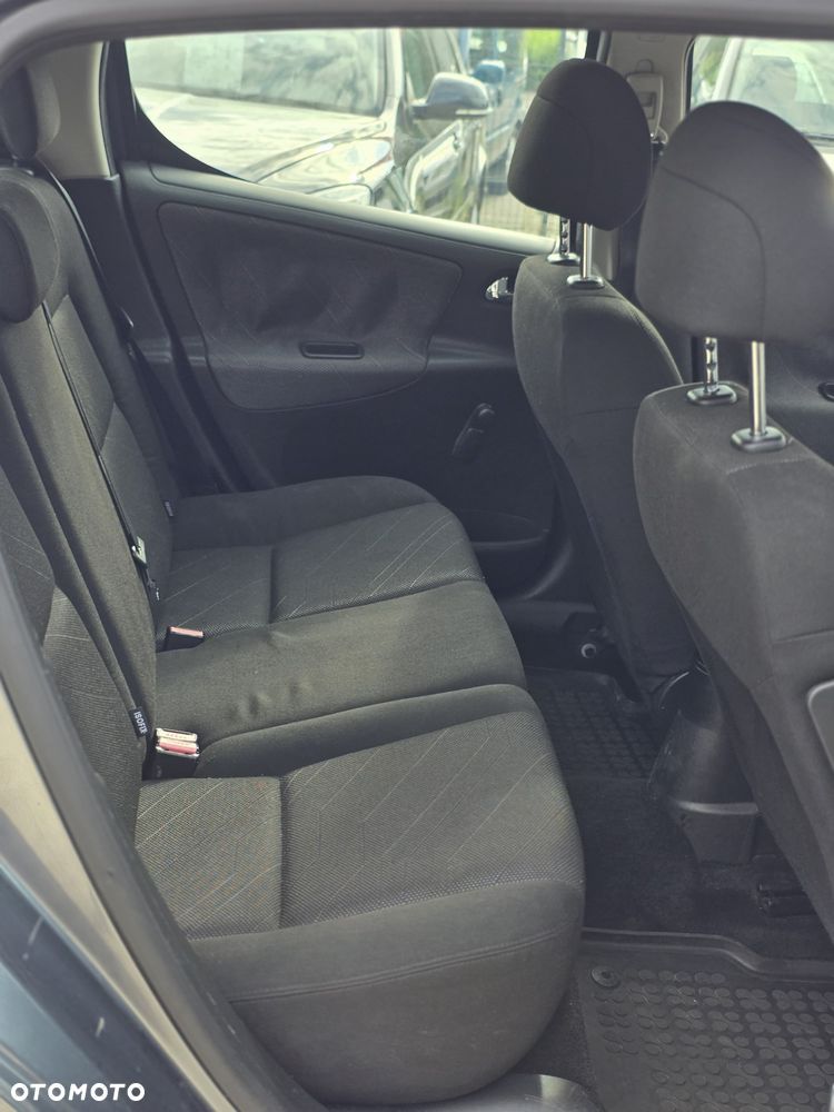 Peugeot 207 - 7