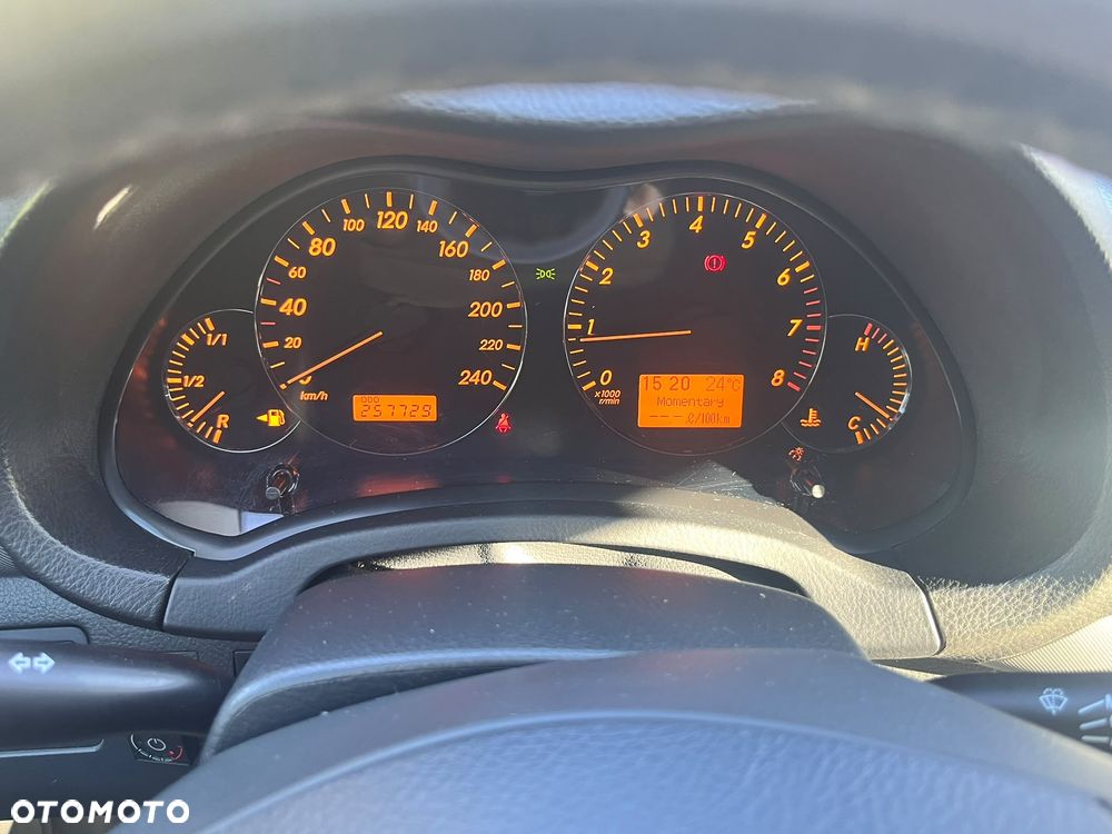 Toyota Avensis - 6