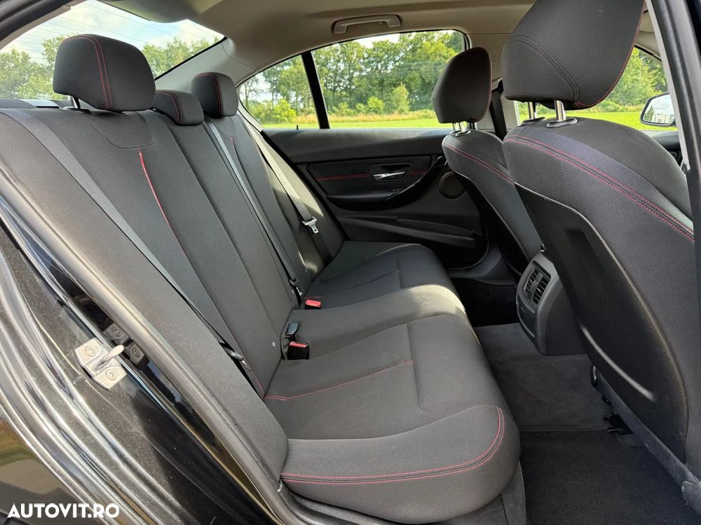 BMW Seria 3 320i Efficient Dynamics Edition Sport Line - 24