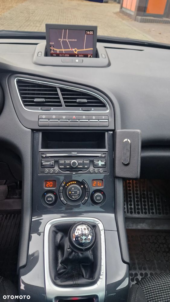 Peugeot 5008 HDI FAP 150 Allure - 24