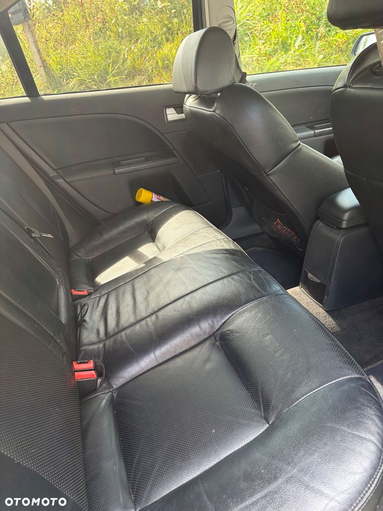 Ford Mondeo V6 ST 220 - 7