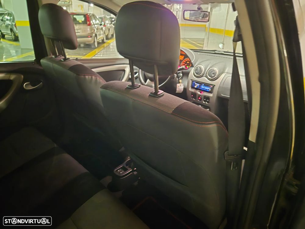 Dacia Duster 1.5 dCi SL Delsey - 32