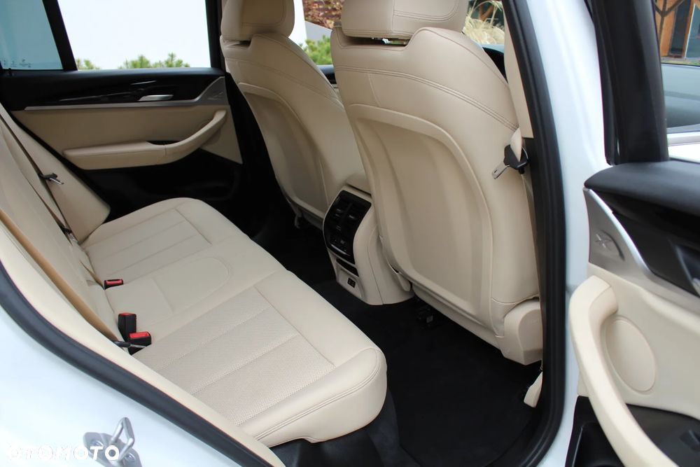 BMW X3 xDrive20i - 23