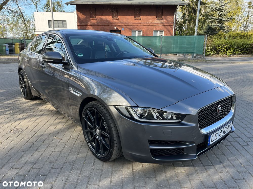Jaguar XE - 2