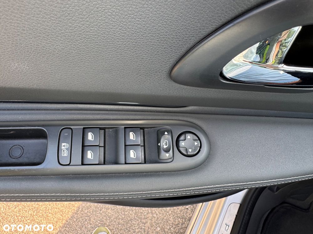 Peugeot 3008 HDi FAP 150 Platinum - 16