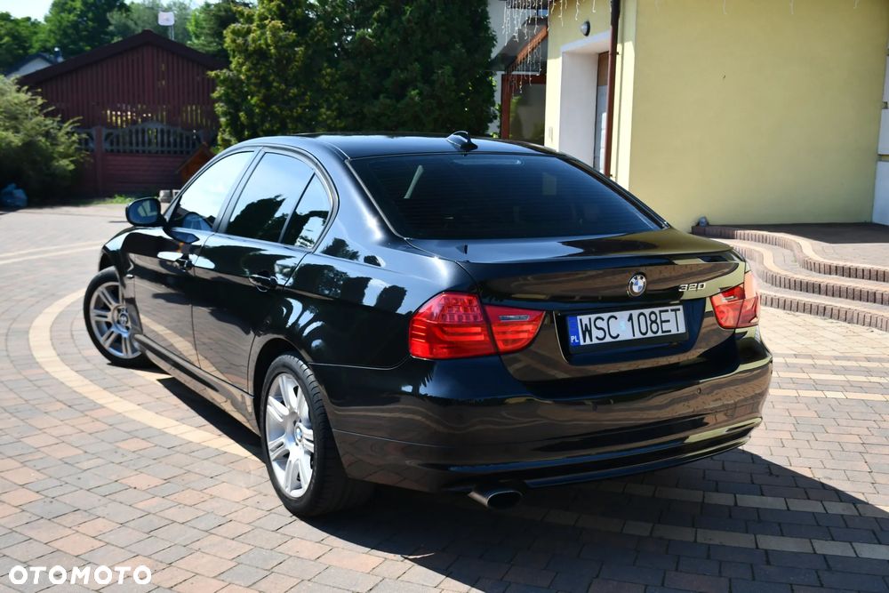 BMW Seria 3 320i - 14