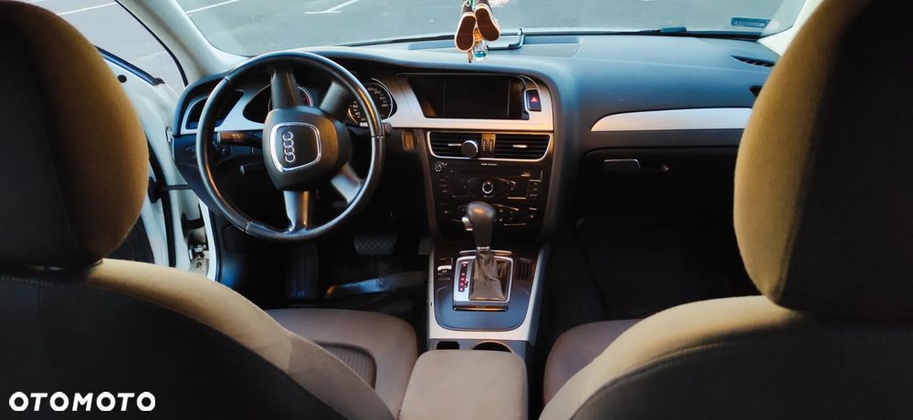 Audi A4 Avant - 10
