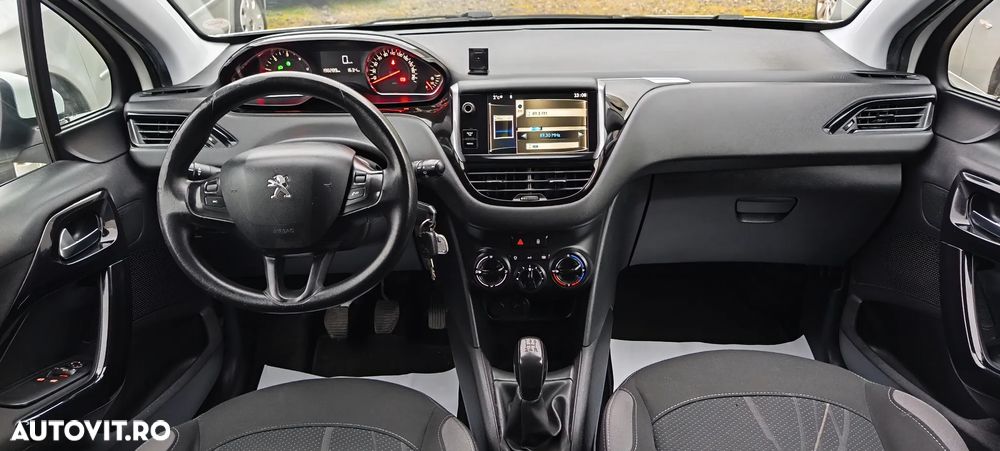 Peugeot 208 e-HDi 92 Stop&Start Style - 8